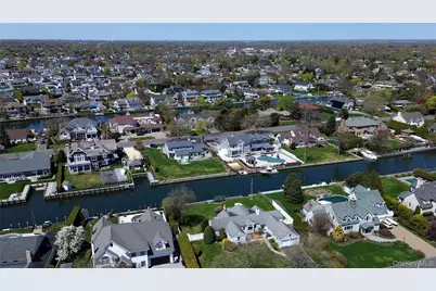48 Davison Lane E, West Islip, NY 11795 - Photo 31
