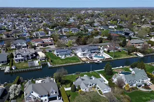 48 Davison Ln E, West Islip, NY 11795 - Photo 31