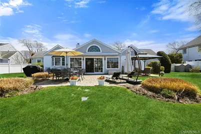 48 Davison Lane E, West Islip, NY 11795 - Photo 37