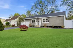 110 Heyward St, Brentwood, NY 11717 - Photo 3