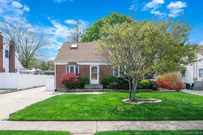 26 Bogart Street, Huntington Station, NY 11746 - Photo 1