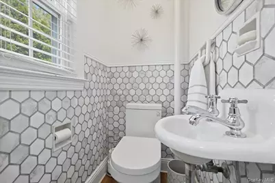 52 Wisteria Avenue, Mineola, NY 11501 - Photo 13