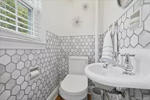 52 Wisteria Ave, Mineola, NY 11501 - Photo 13