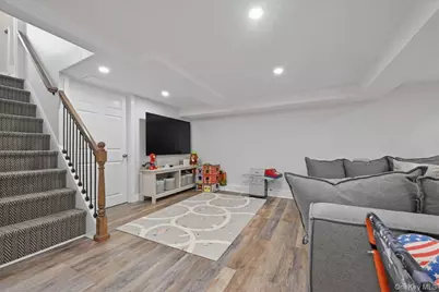 52 Wisteria Avenue, Mineola, NY 11501 - Photo 25