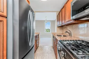 245 Rumsey Rd, Yonkers, NY 10701 - Photo 7