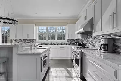 490 Montauk Highway, Southampton, NY 11968 - Photo 13