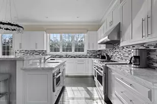 490 Montauk Hwy, Southampton, NY 11968 - Photo 13