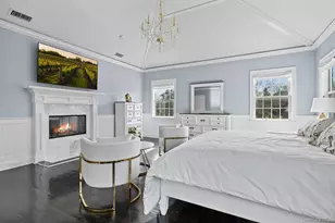 490 Montauk Hwy, Southampton, NY 11968 - Photo 23