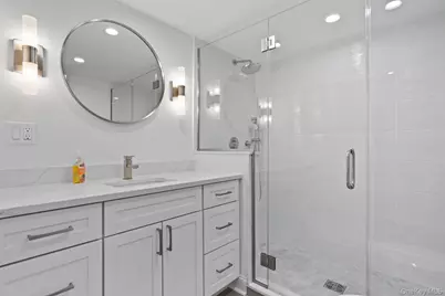 490 Montauk Highway, Southampton, NY 11968 - Photo 37