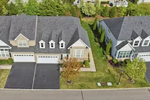 48 Augusta Dr, Medford, NY 11763 - Photo 27