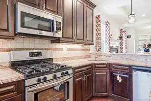 48 Augusta Dr, Medford, NY 11763 - Photo 5