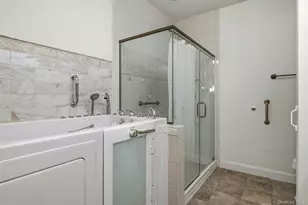 48 Augusta Dr, Medford, NY 11763 - Photo 17
