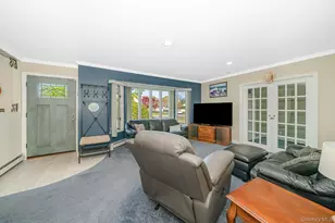 18 Byron Rd, Commack, NY 11725 - Photo 9
