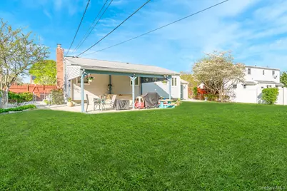 18 Byron Road, Commack, NY 11725 - Photo 5