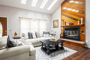 4 Mt Oak Pl, Ridge, NY 11961 - Photo 5