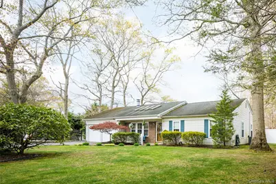 4 Mount Oak Place, Ridge, NY 11961 - Photo 3