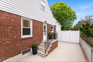 5 Edward Ave, Hicksville, NY 11801 - Photo 3