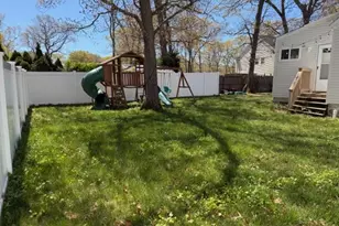 10 Hollingsworth Pl, Centereach, NY 11720 - Photo 19