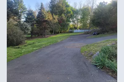 60 Mayer Drive, Suffern, NY 10901 - Photo 11