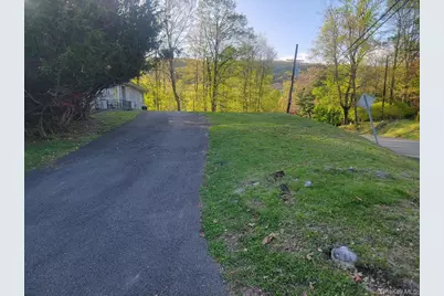60 Mayer Drive, Suffern, NY 10901 - Photo 9