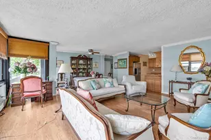 166-26 Powells Cove Blvd, Whitestone, NY 11357 - Photo 3