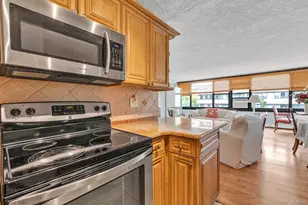 166-26 Powells Cove Blvd, Whitestone, NY 11357 - Photo 5