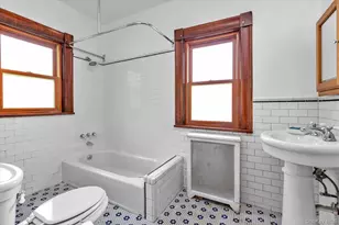 15 Wilson Ln, Rockville Centre, NY 11570 - Photo 19