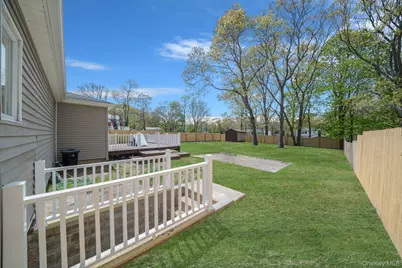 94 Rosemary Lane, Centereach, NY 11720 - Photo 23