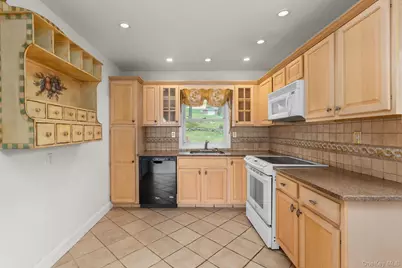 29 Hilltop Drive, North Salem, NY 10560 - Photo 7