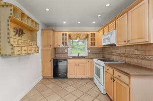 29 Hilltop Dr, North Salem, NY 10560 - Photo 7