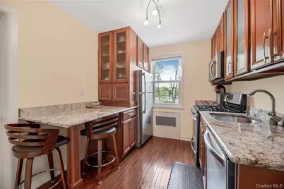 71 Lawrence Park Crescent #71, Bronxville, NY 10708 - Photo 9