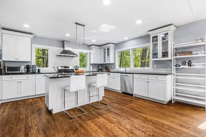 1470 Maiden Lane, Yorktown Heights, NY 10598 - Photo 5