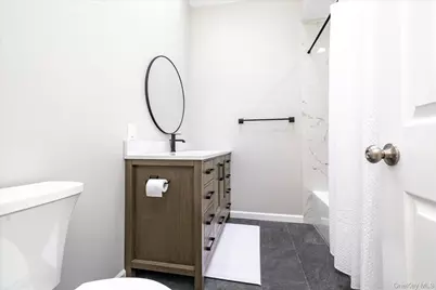 142 E Shore Drive, Massapequa, NY 11758 - Photo 23