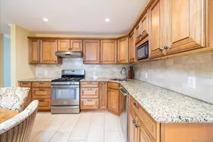 142 E Shore Dr, Massapequa, NY 11758 - Photo 15