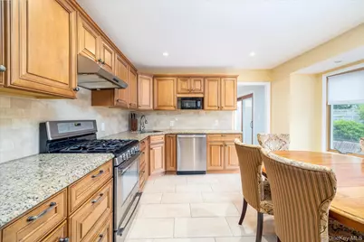 142 E Shore Drive, Massapequa, NY 11758 - Photo 7
