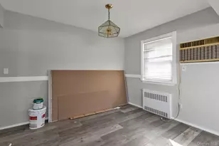 220 Crown Ave, Floral Park, NY 11001 - Photo 21