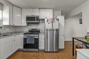 220 Crown Ave, Floral Park, NY 11001 - Photo 7