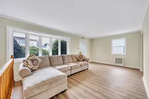 31 Indiana St, Hicksville, NY 11801 - Photo 9
