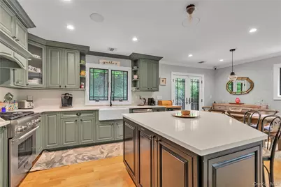 9 Winding Way, Sea Cliff, NY 11579 - Photo 5