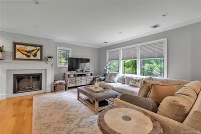 9 Winding Way, Sea Cliff, NY 11579 - Photo 3