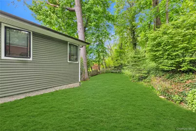 9 Winding Way, Sea Cliff, NY 11579 - Photo 15