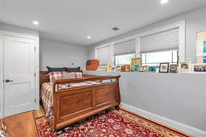 9 Winding Way, Sea Cliff, NY 11579 - Photo 11