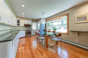 23 Clearbrook Dr, Smithtown, NY 11787 - Photo 9