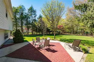 23 Clearbrook Dr, Smithtown, NY 11787 - Photo 31