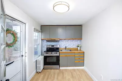 23 Pleasant Avenue, Port Washington, NY 11050 - Photo 5