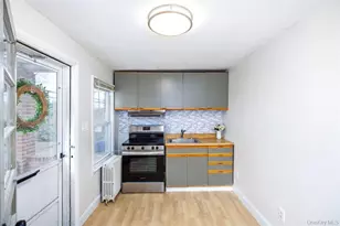 23 Pleasant Ave, Port Washington, NY 11050 - Photo 5