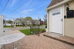 768 Edward St, Baldwin, NY 11510 - Photo 15