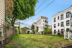 34-24 34th St, Astoria, NY 11106 - Photo 17