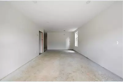 955 E 229th Street, Bronx, NY 10466 - Photo 5