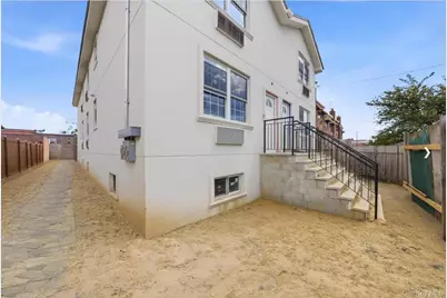 955 E 229th Street, Bronx, NY 10466 - Photo 19